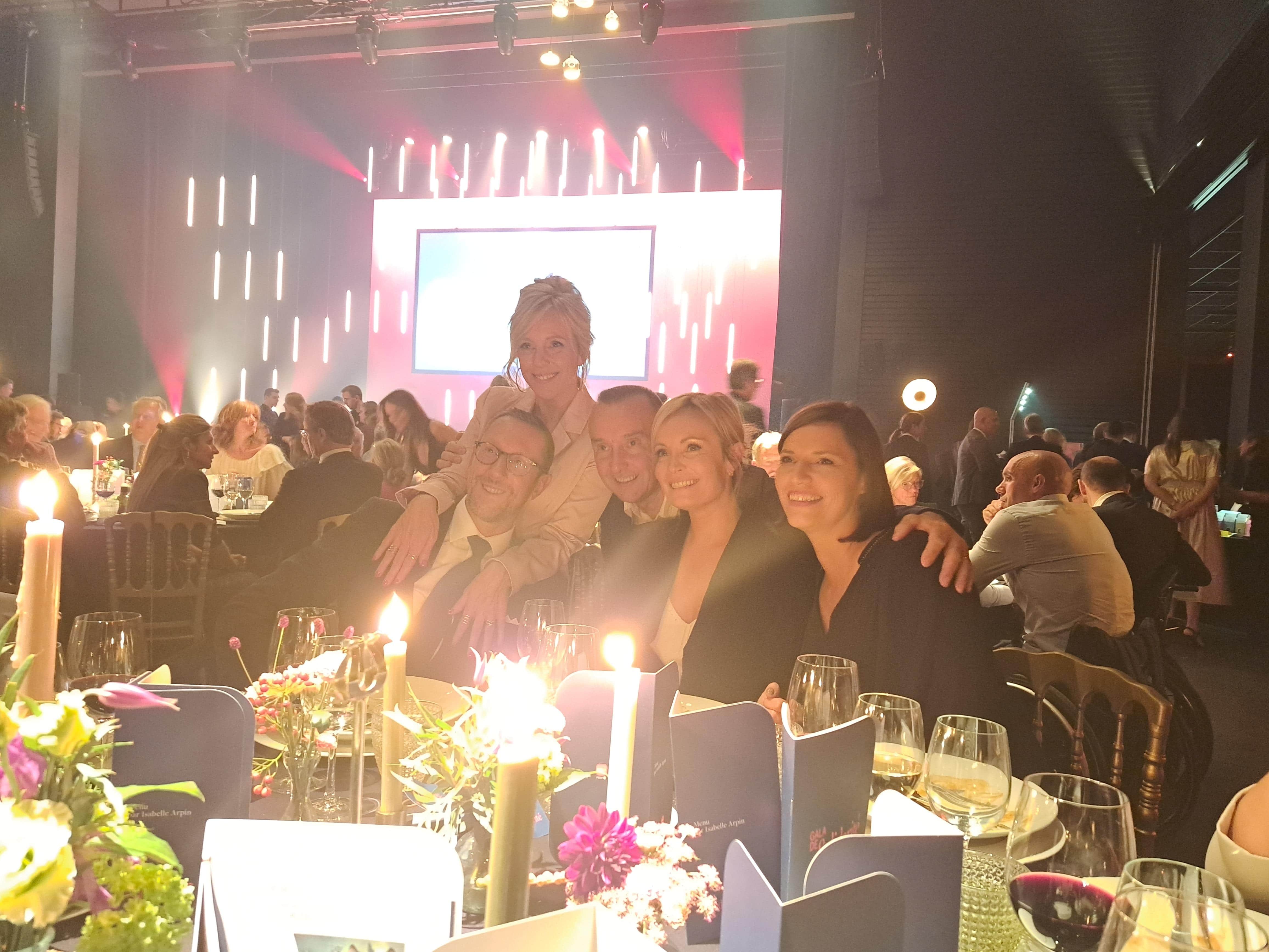 Journalistes RTBF Nathalie Maleux, Sacha Daout, Vincent Vilenne, Ophélie Fontana et Justine Kats